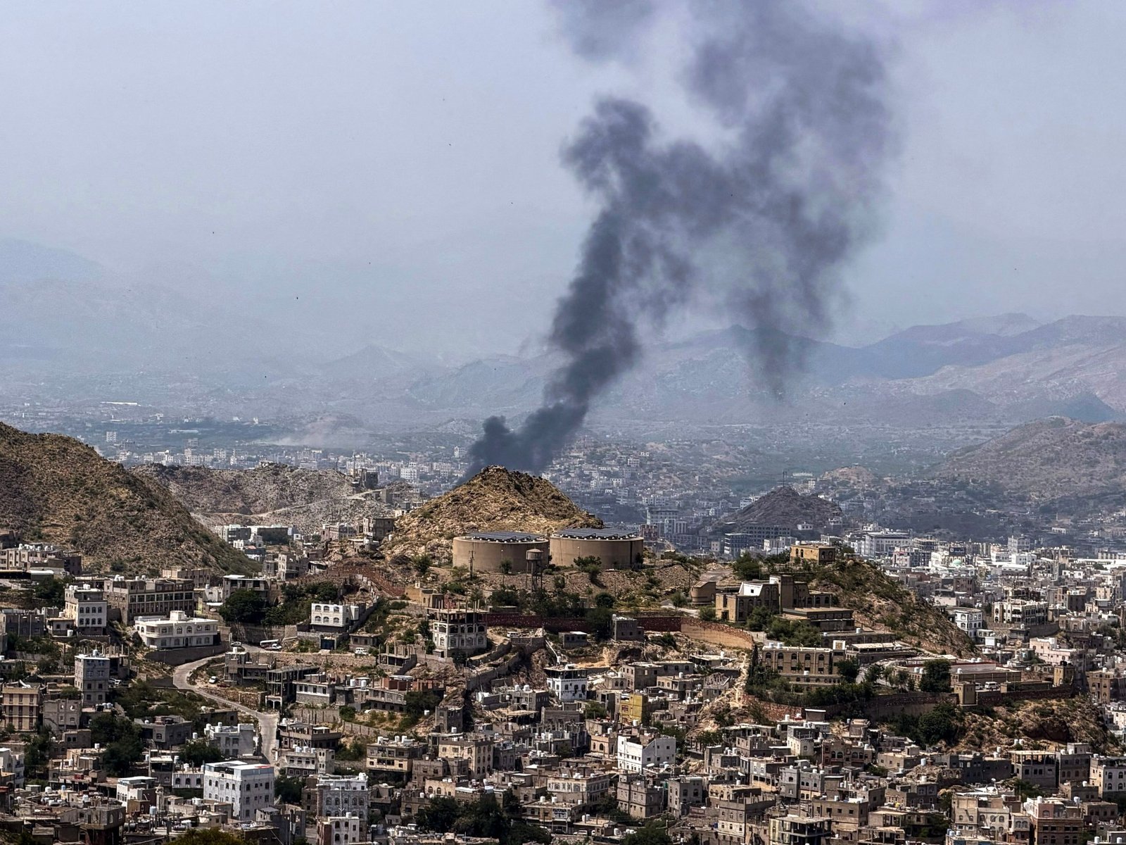 Hospital in Yemen’s Taiz warns of collapse in days because of Houthi siege
