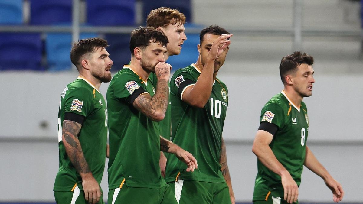 Ireland footballers wear black armbands again, refuse handshakes with Israel team