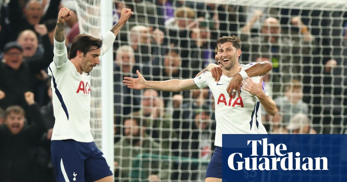 Davies ensures Spurs off the bottom after first win of season against Coventry