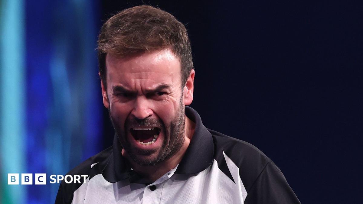Smith holds on to beat Schindler in Euros final