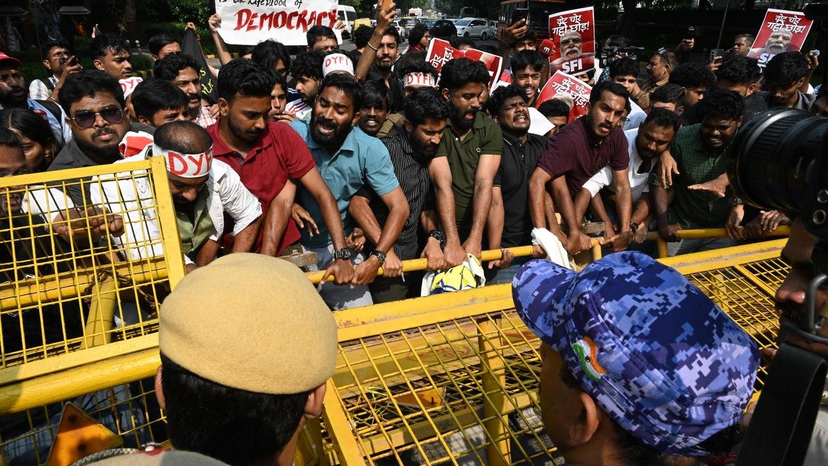 Anti-CEC protest LIVE | Supreme Court likely to hear Rahul Gandhi, INDIA bloc leaders’ plea against SIR today