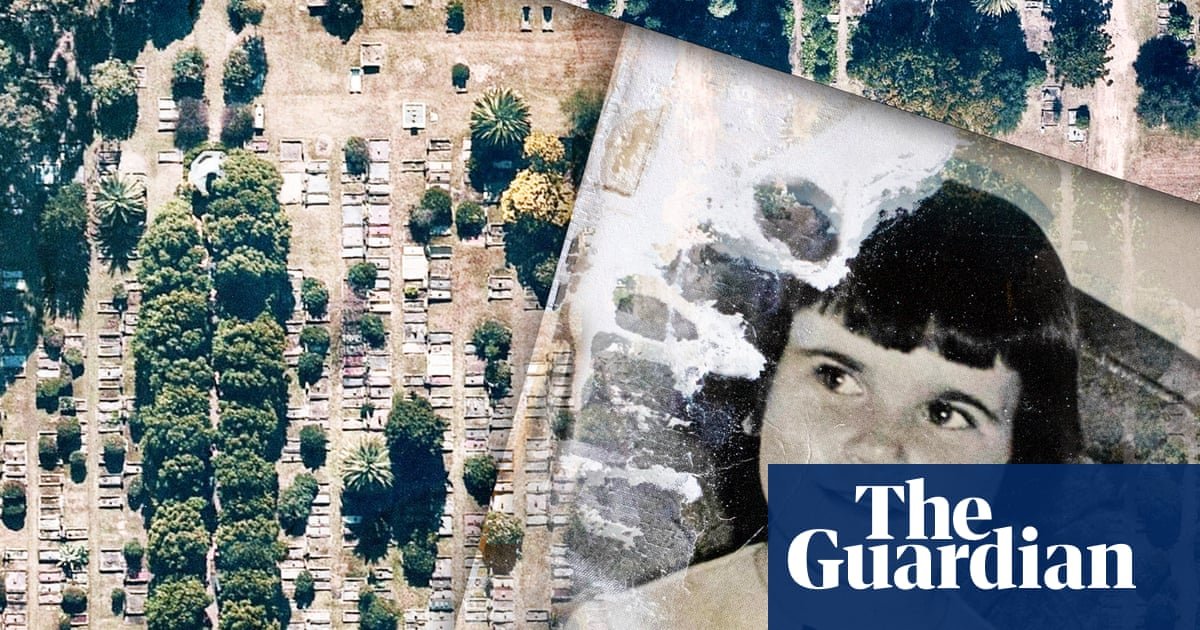 Hundreds of Australians, including war veterans, are being buried in unmarked communal graves