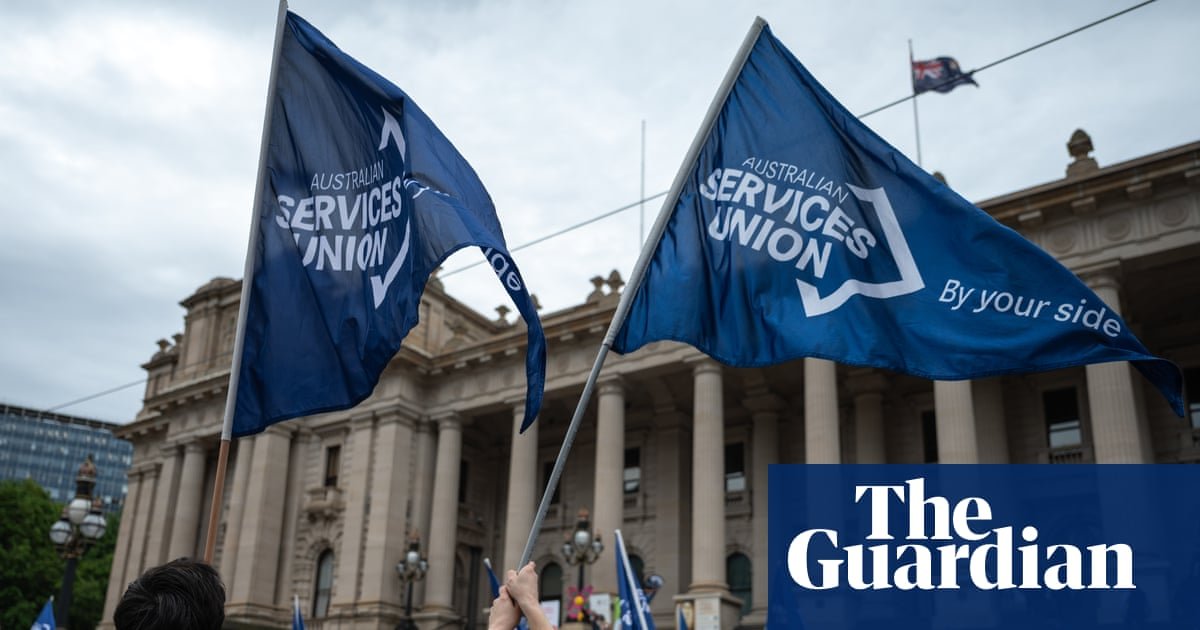 Two key unions turn on Labor, running attack ads and pulling campaign funds a month out from Victorian election