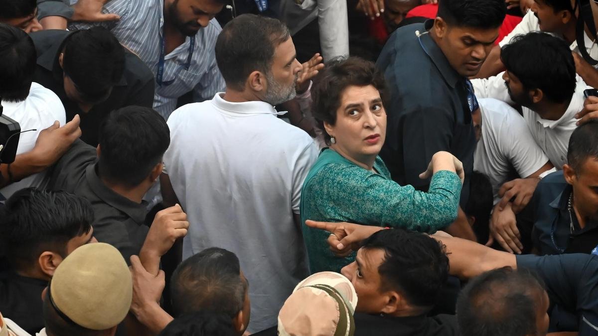 Three fresh FIRs against Rahul Gandhi, Priyanka Gandhi over assault on cops, police vehicle vandalism, unauthorised protest