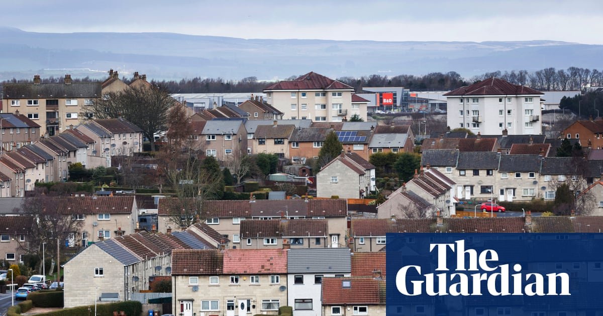 Heat pumps and insulation would cut UK living costs more than new oilfields, study suggests