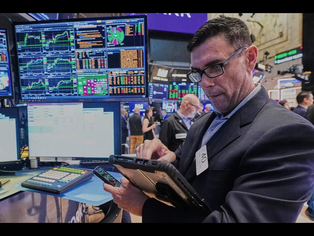 US stocks: US markets dip as surging Treasury yields overshadow software gains