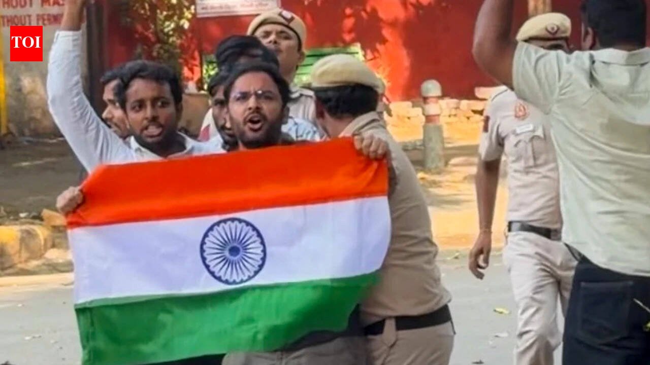 Hours after custody extension, Delhi Police transfers CJP leaders' trespassing case to crime branch