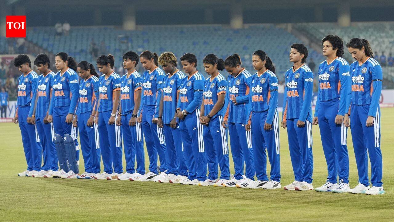 Why are India, Zimbabwe players wearing black armbands during 1st T20I?