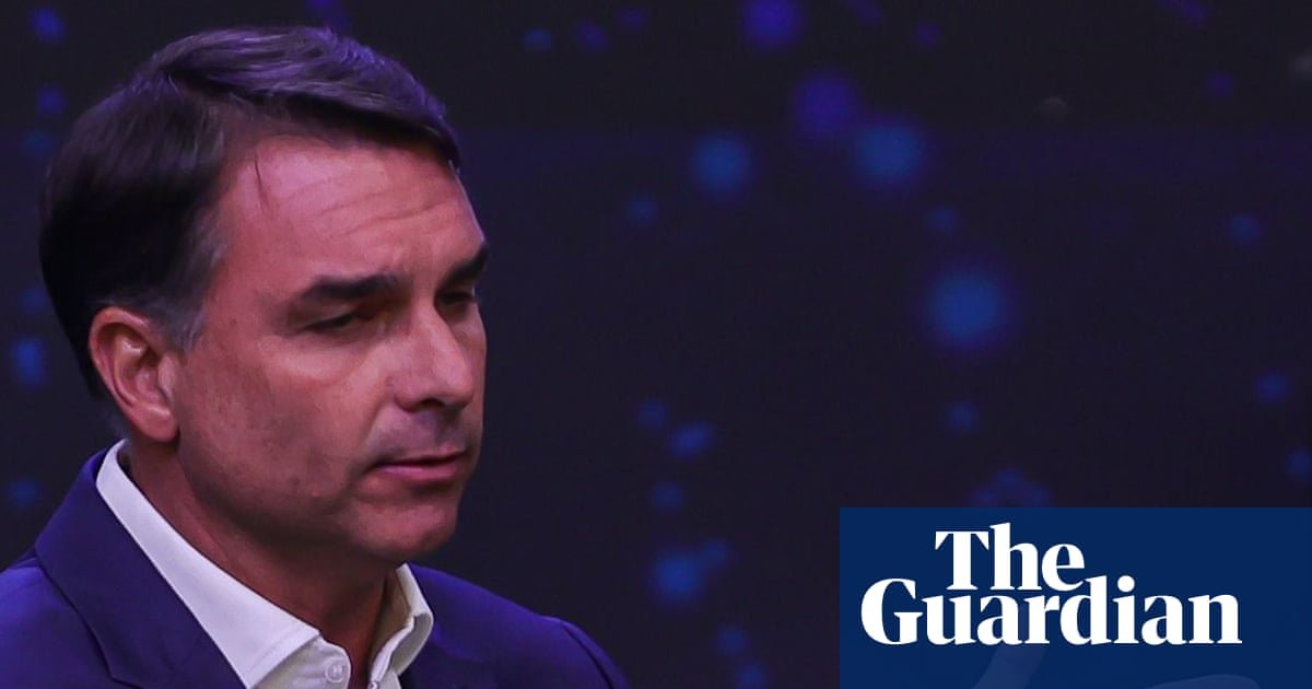 Flavio Bolsonaro’s ‘corrupto’ stunt sparks viral meme before Brazil election runoff