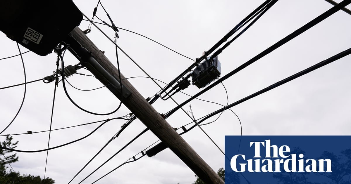 Thousands without power in Florida and Alabama as Isaias moves north