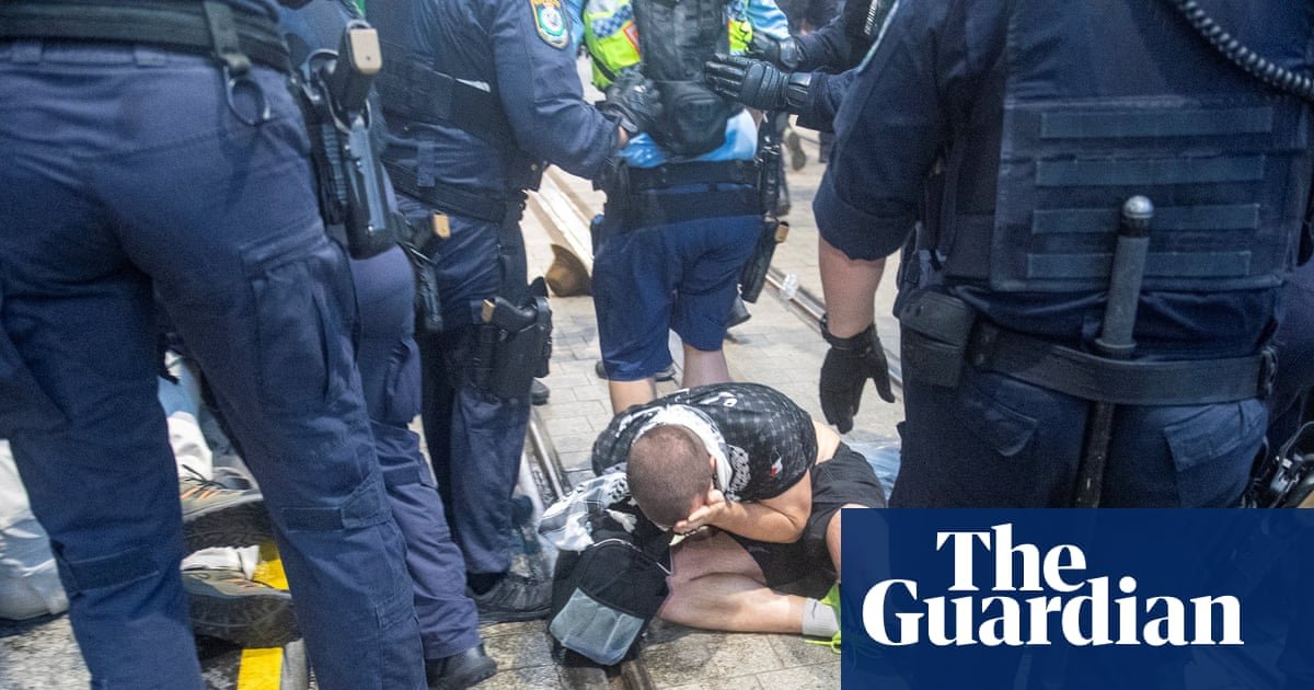 ‘Limited evidence’ of protester violence at Sydney demonstration against Israeli president Isaac Herzog visit
