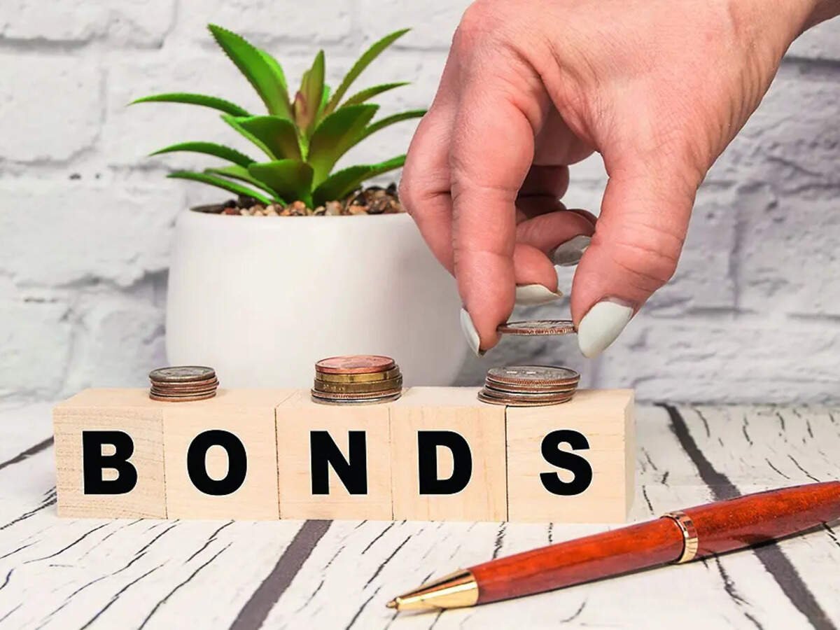 Indian bonds hold tight range ahead of RBI policy meeting