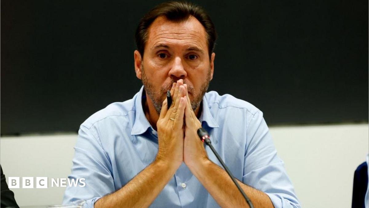 Spain transport minister says he won't resign over high-speed rail disaster