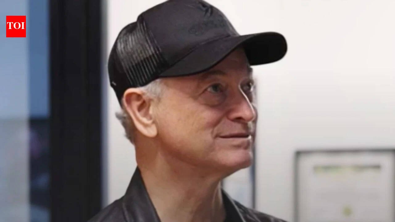 In 2009, Gary Sinise met war veteran Brendan Marrocco, which inspired a smart homes project for wounded soldiers
