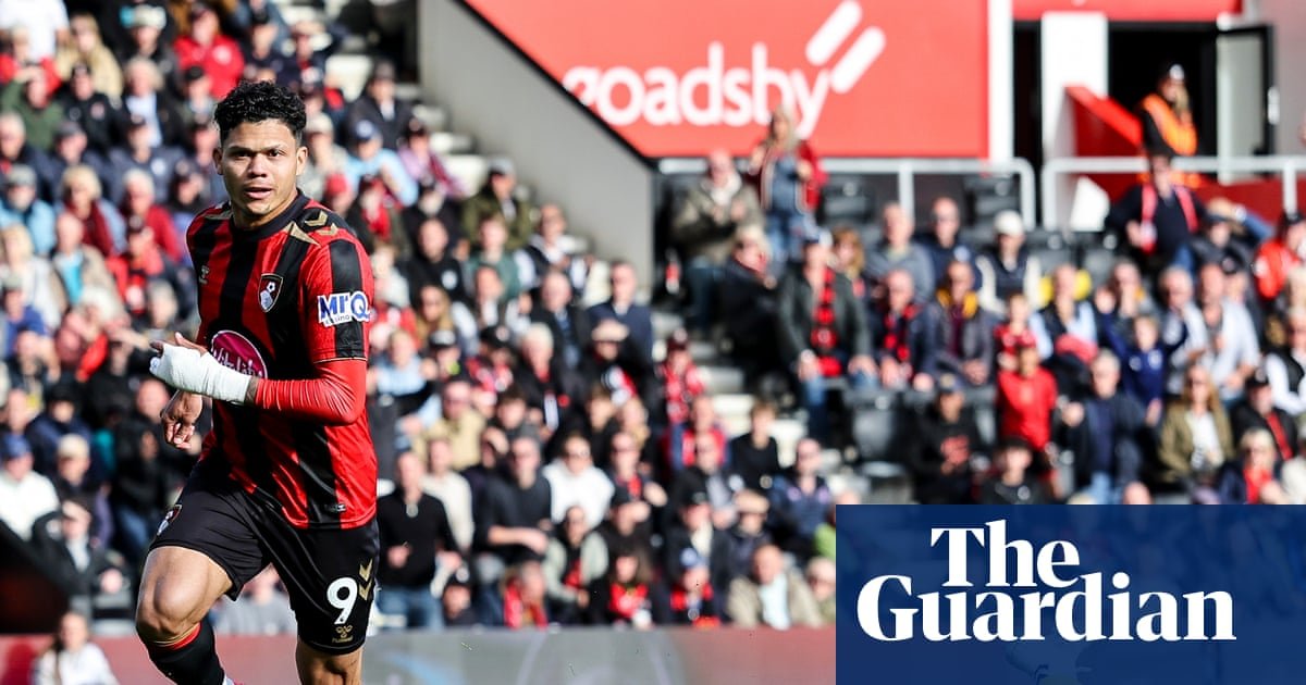 Evanilson swivels his hips to seal Bournemouth win against 10-man Sunderland