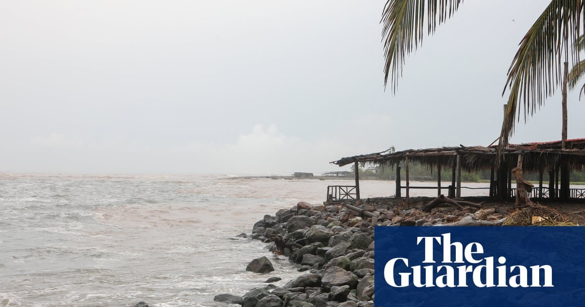 Hurricane Trudy strengthens to category 2 as it heads toward Mexico