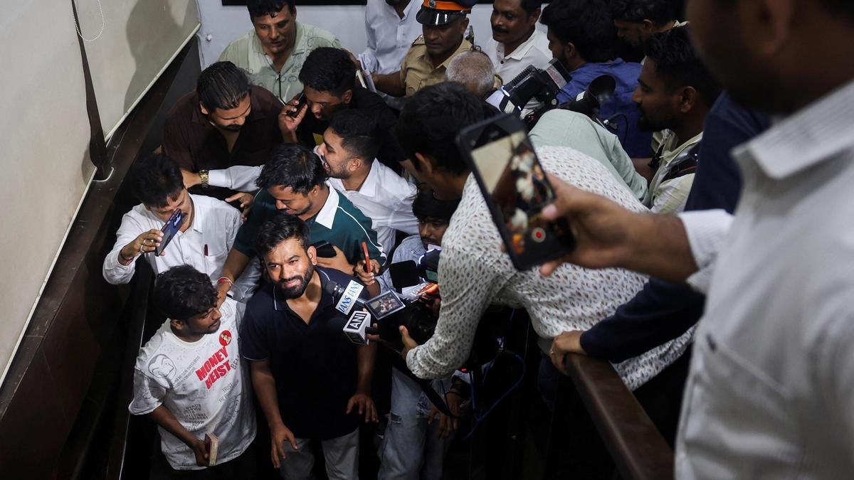 Dipke warns of nationwide protests; Delhi Metro shuts 11 stations ahead of Jantar Mantar protest call | LIVE
