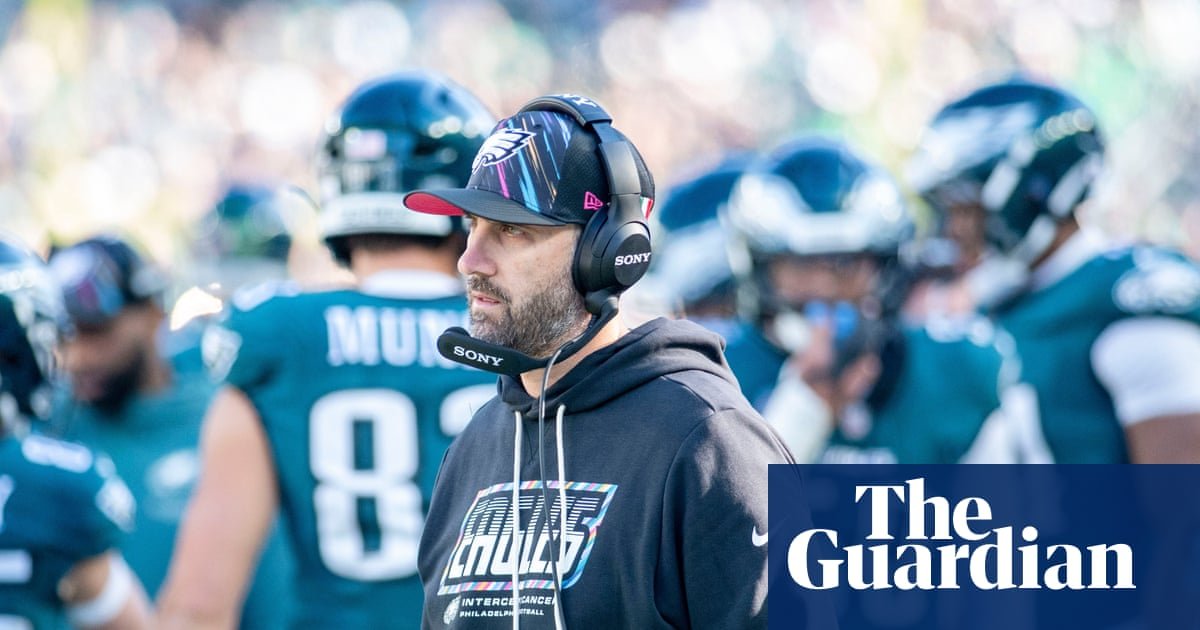 NFL roundup: Panthers pile pain on slumping Eagles; Cardinals shock Rams