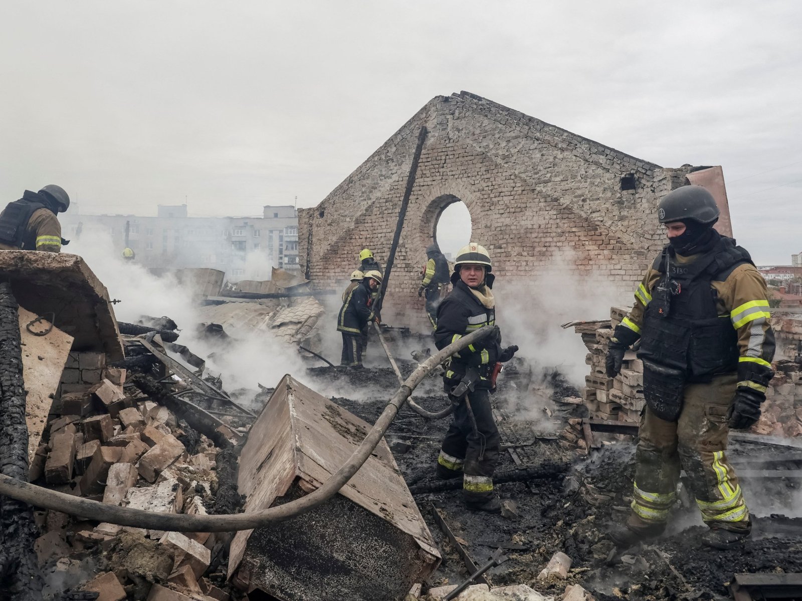 Russia drops cluster bombs on Ukraine as Kyiv consolidates front line