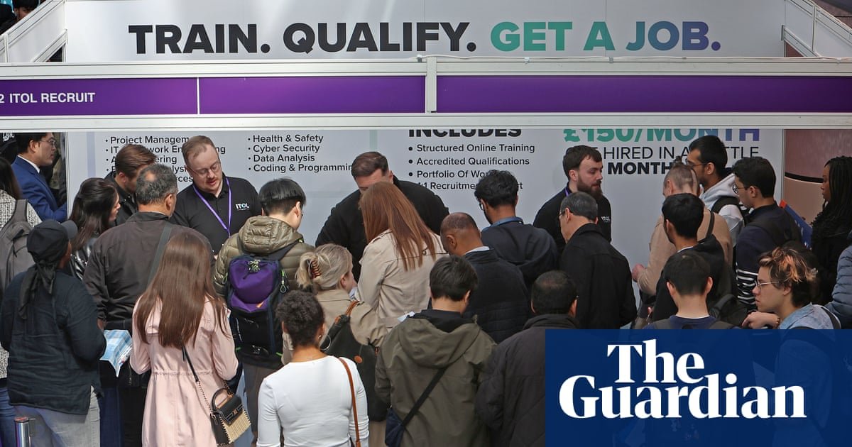 Surprise drop in UK unemployment to 4.7% as John Healey’s first budget looms