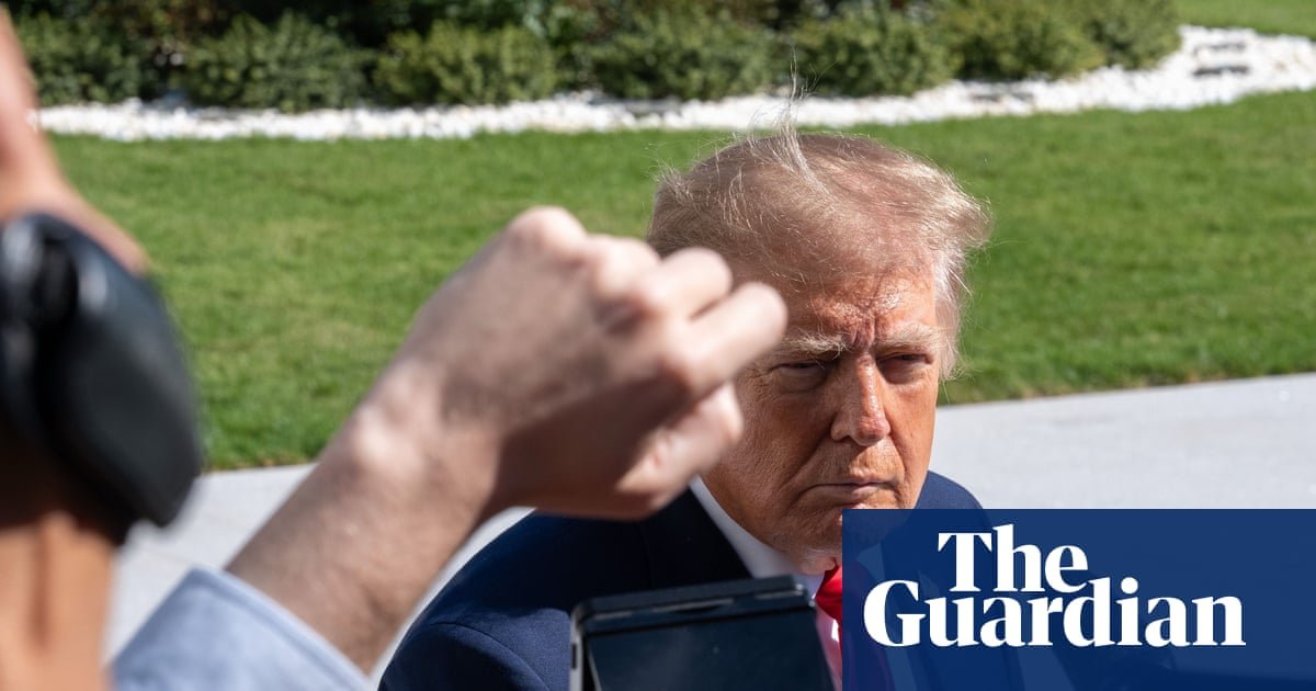 Trump backs away from top aides who reportedly advised pro-Russia government