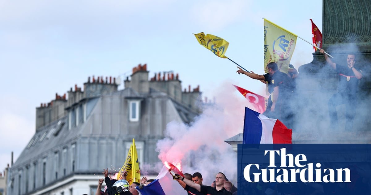 France’s dilemma: protesters demand spending as markets require fiscal restraint