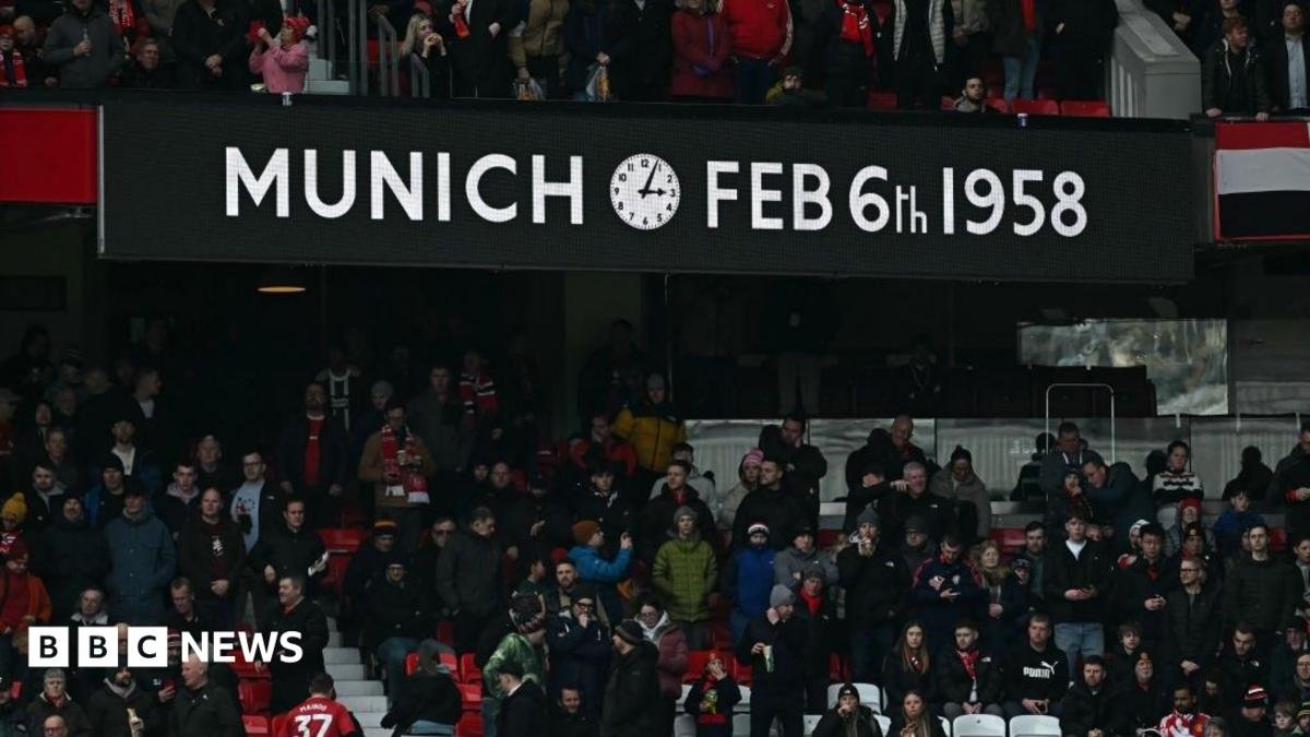 Items stolen from Man Utd air disaster memorial in Munich