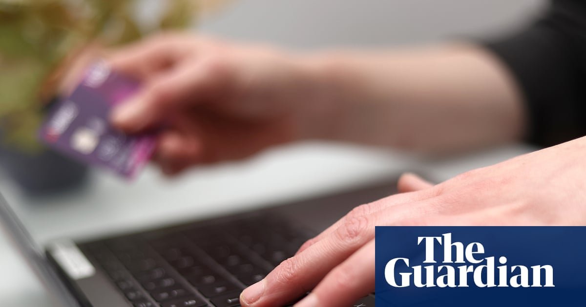 Money stolen by scammers hijacking UK social media accounts rises 400%