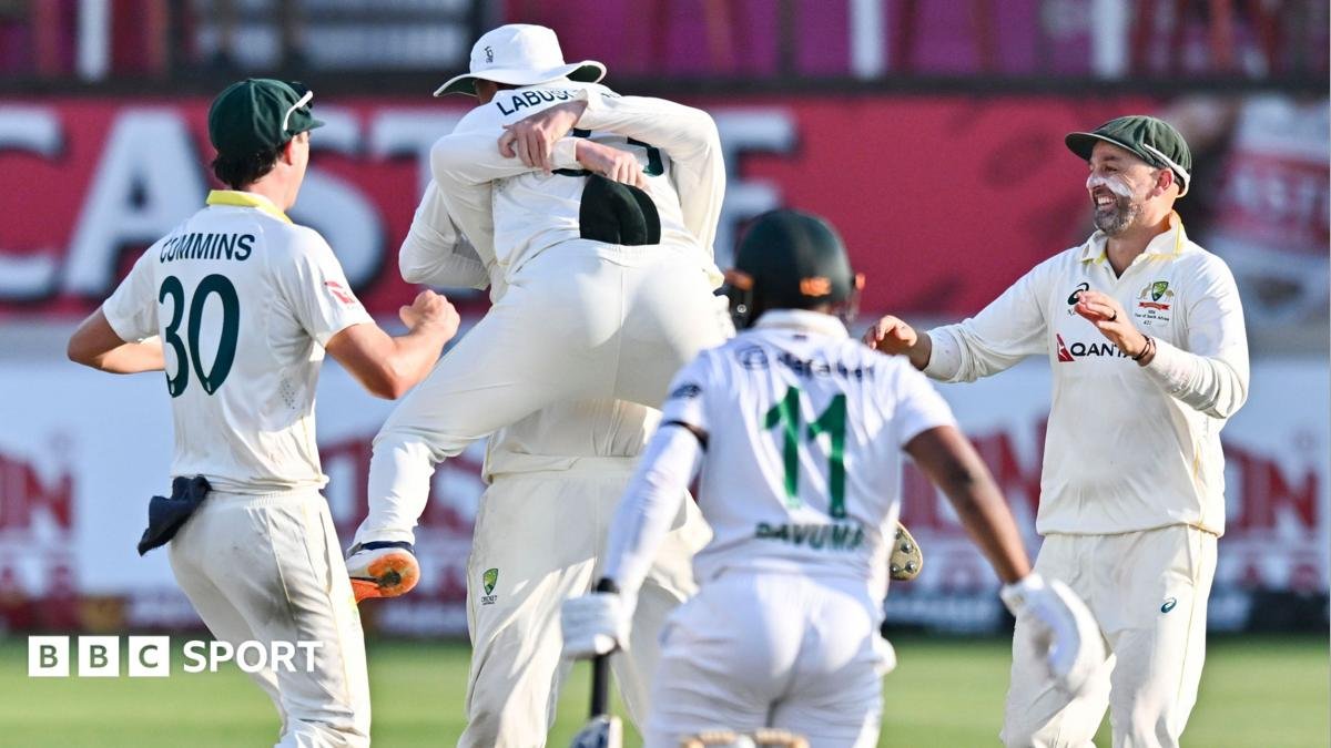 Renshaw delivers again as Australia close on win