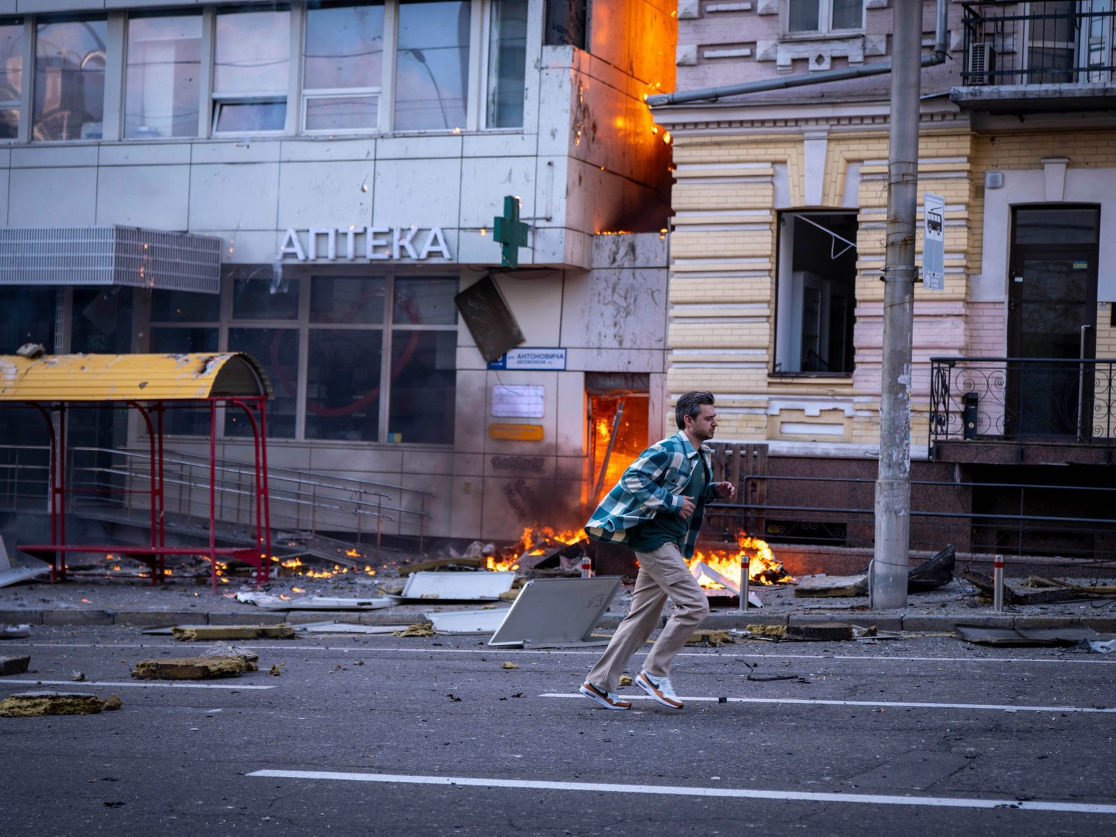 Russia tries to freeze Ukraine as it suffers record casualties and retreats