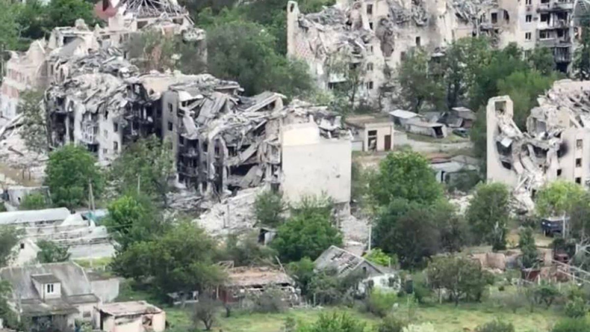 In Russia-occupied Oleshky, Ukrainians face hunger, drones and landmines