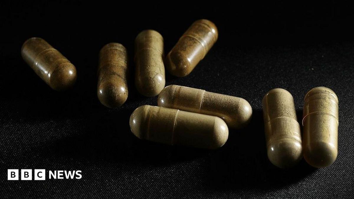 US father and son arrested after 'gas station heroin' deaths