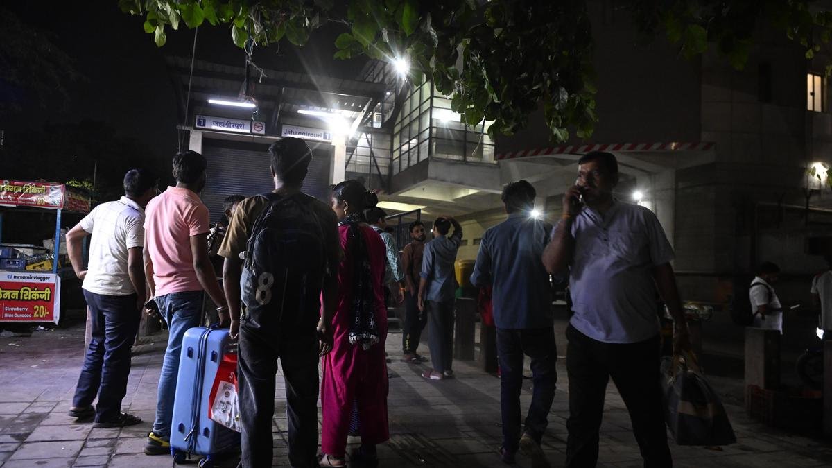 Supreme Court sets Sunday hearing of contempt plea against October 10 Delhi transit shutdown