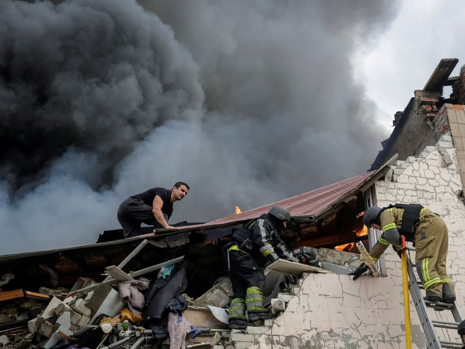 Ukraine pushes Russia back in Donetsk as military, civilian casualties soar