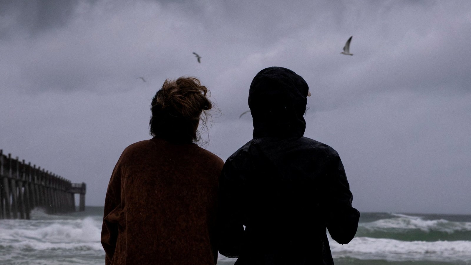 When does Hurricane Isaias make landfall today? Latest updates as Florida faces power outages and extreme wind warnings