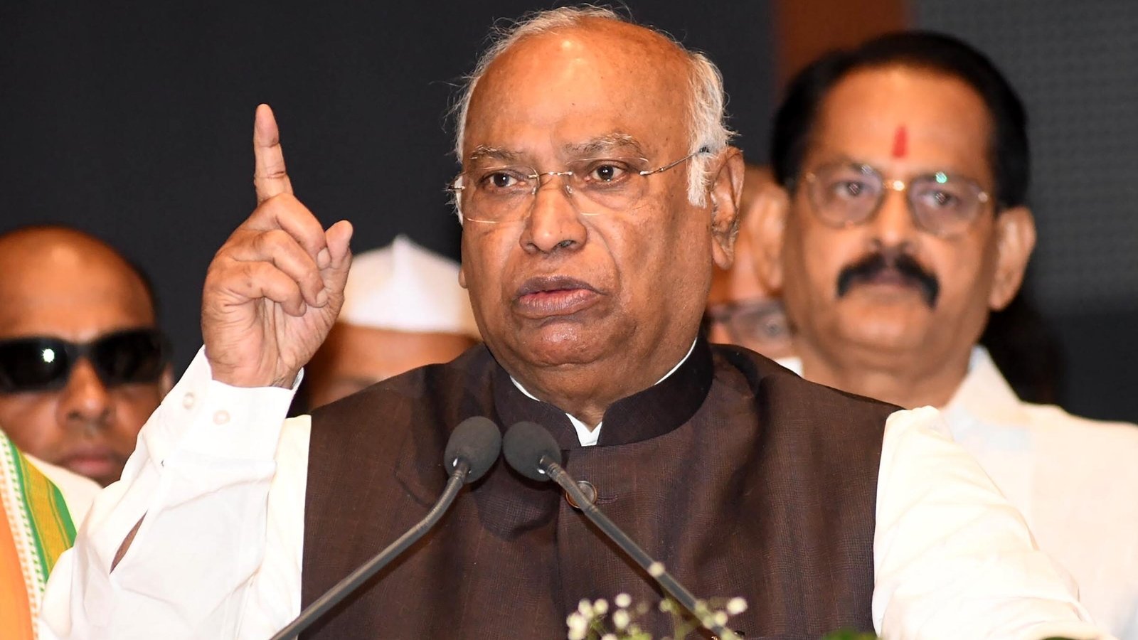 Anti-SIR protest LIVE updates: Amid EC row, BJP calls nationwide protests over Kharge’s remark on PM Modi