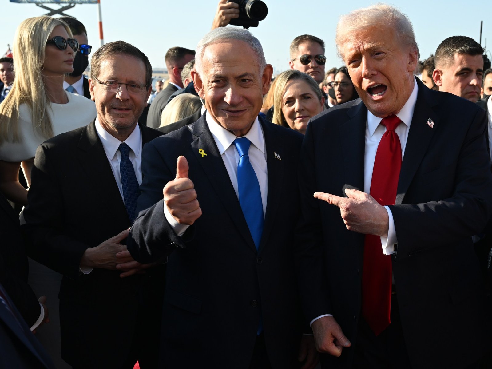 Despite praise and White House visits, Trump avoids endorsing Netanyahu