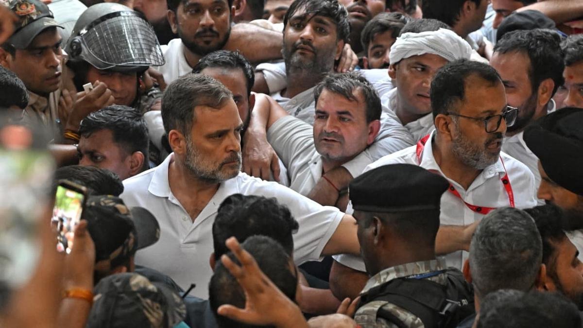 CEC row LIVE: INDIA bloc MPs reach Raj Ghat to stage sit-in protest; Dipke, Dhruv Rathee address Bengaluru’s ‘People’s Tribunal’ against SIR