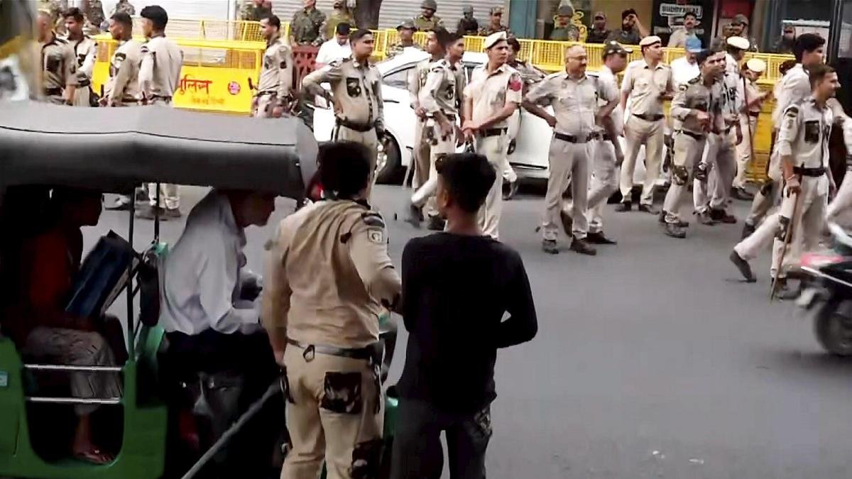Delhi protest against CEC LIVE updates: Delhi Police detain protesters headed to Jantar Mantar; Dipke on his way to capital