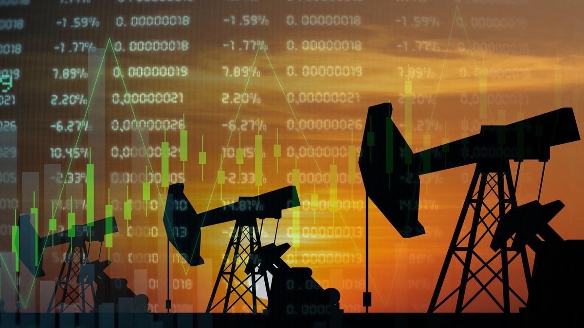 Oil falls on hopes Russia-Ukraine energy ceasefire will boost supplies
